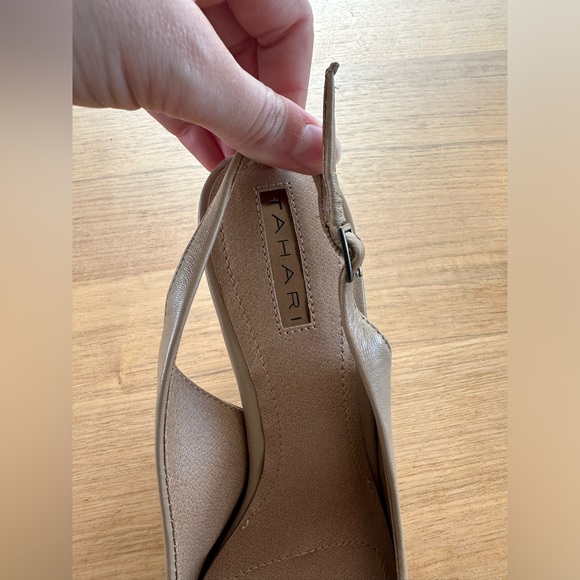 Tahari Podium leather sling back 2.5” heel—tan and black super cute!! - Picture 8 of 10